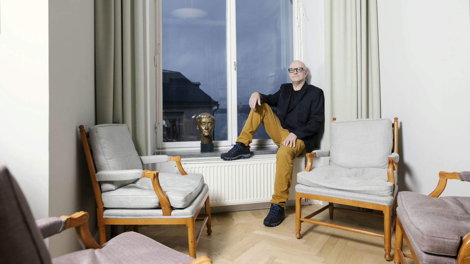 Medienmanager Johannes Larcher hat sich auch beworben, vielleicht will er einfach ein schöneres Büro