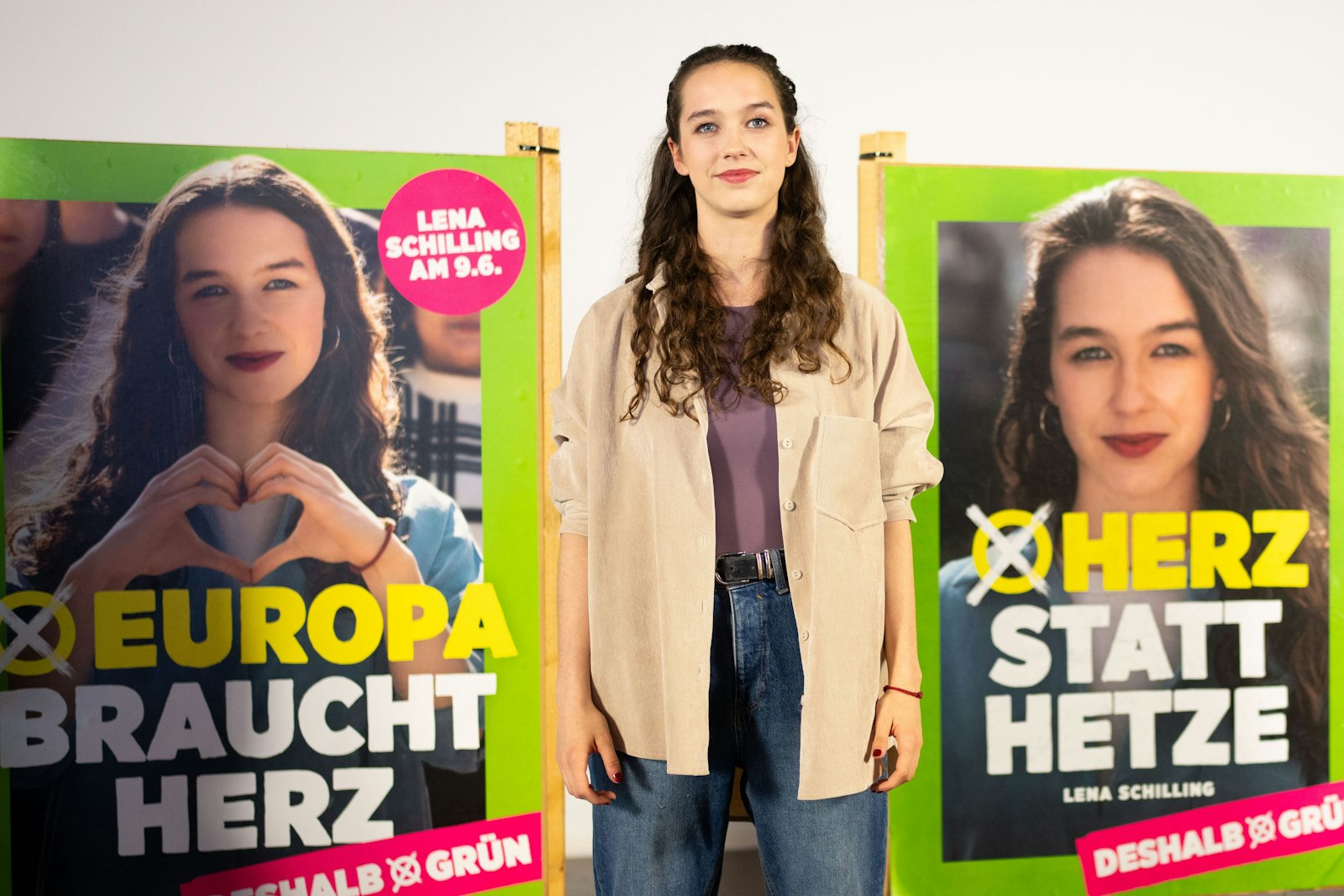 Spitzenkandidatin Lena Schilling am 2. Mai 2024 bei der Plakatpräsentation der Grünen zur EU-Wahl